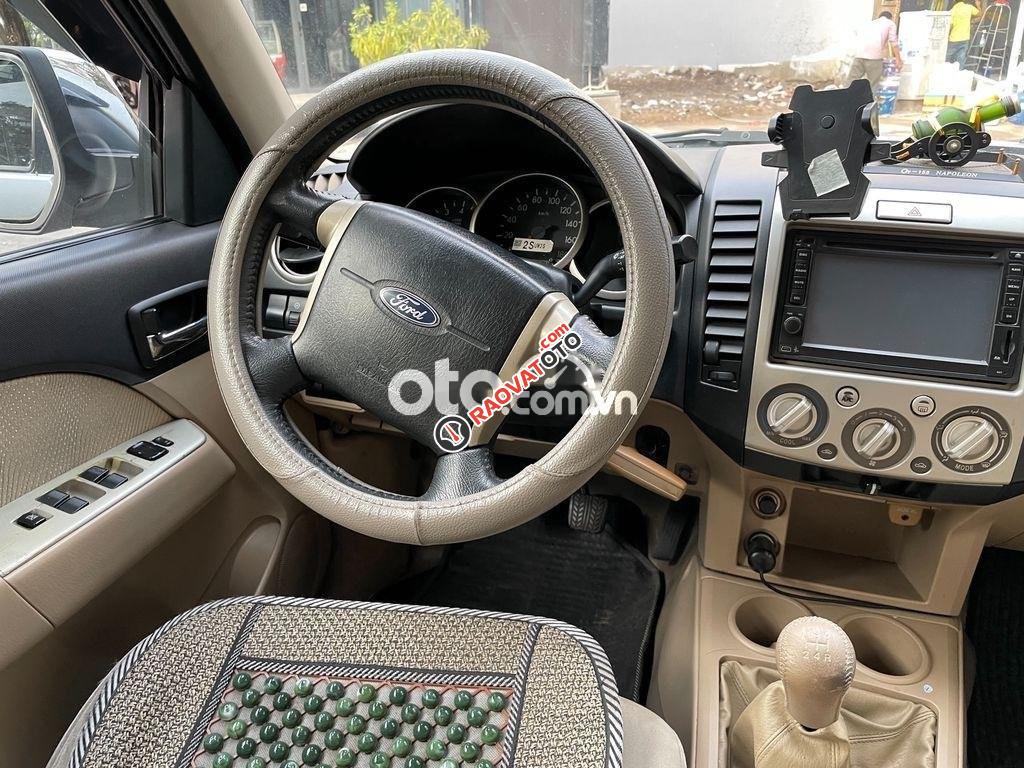 Bán xe Ford Everest 2.5MT năm 2009, màu bạc đẹp như mới, 360 triệu-9