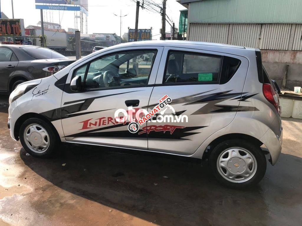 Bán ô tô Chevrolet Spark LT sản xuất năm 2015, màu bạc-0
