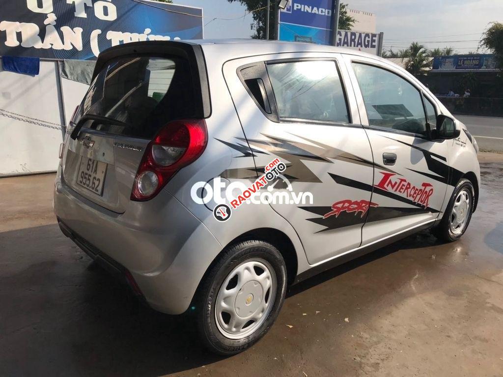Bán ô tô Chevrolet Spark LT sản xuất năm 2015, màu bạc-3