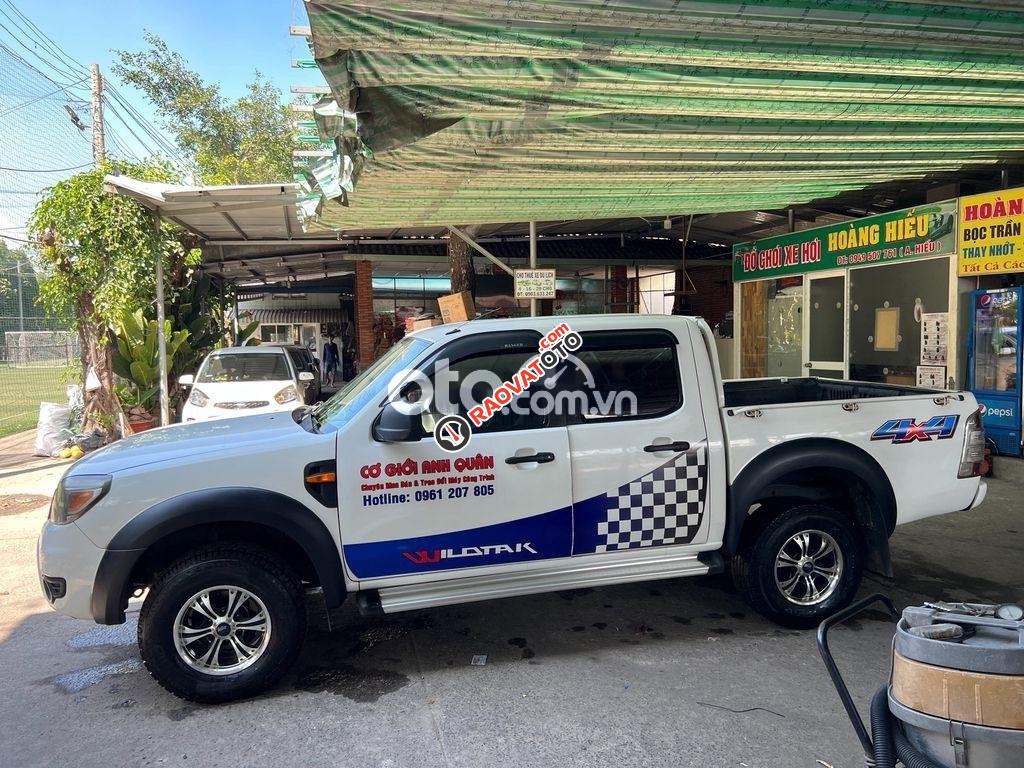 Bán Ford Ranger 4x4 MT sản xuất năm 2011, màu trắng, nhập khẩu nguyên chiếc-1