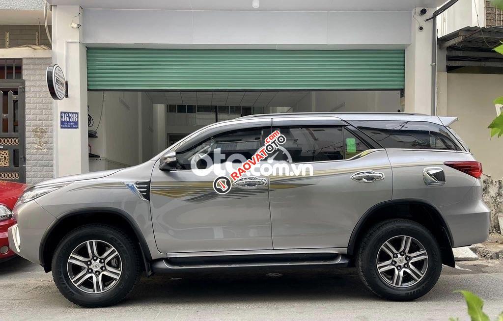 Bán xe Toyota Fortuner 2.7V 4x2 AT sản xuất năm 2017, màu bạc, 800tr-6