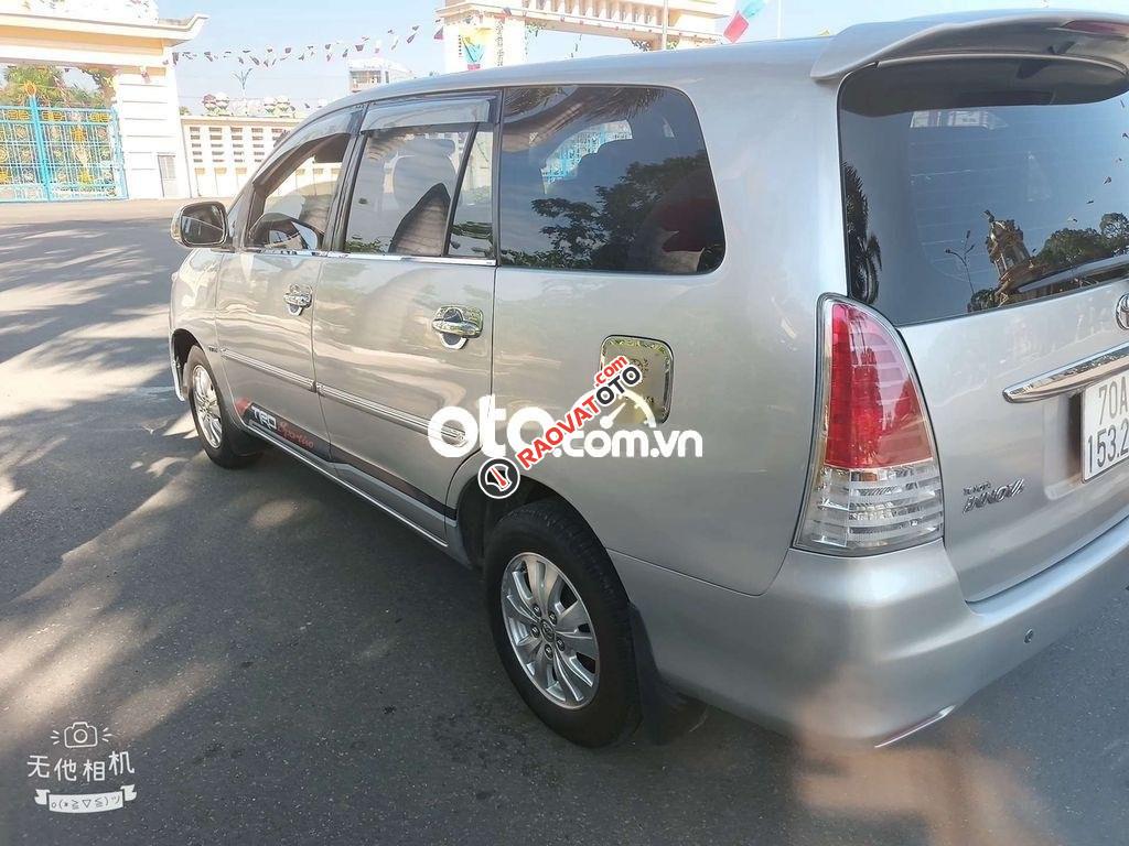 Bán Toyota Innova G sản xuất năm 2010, màu bạc-6