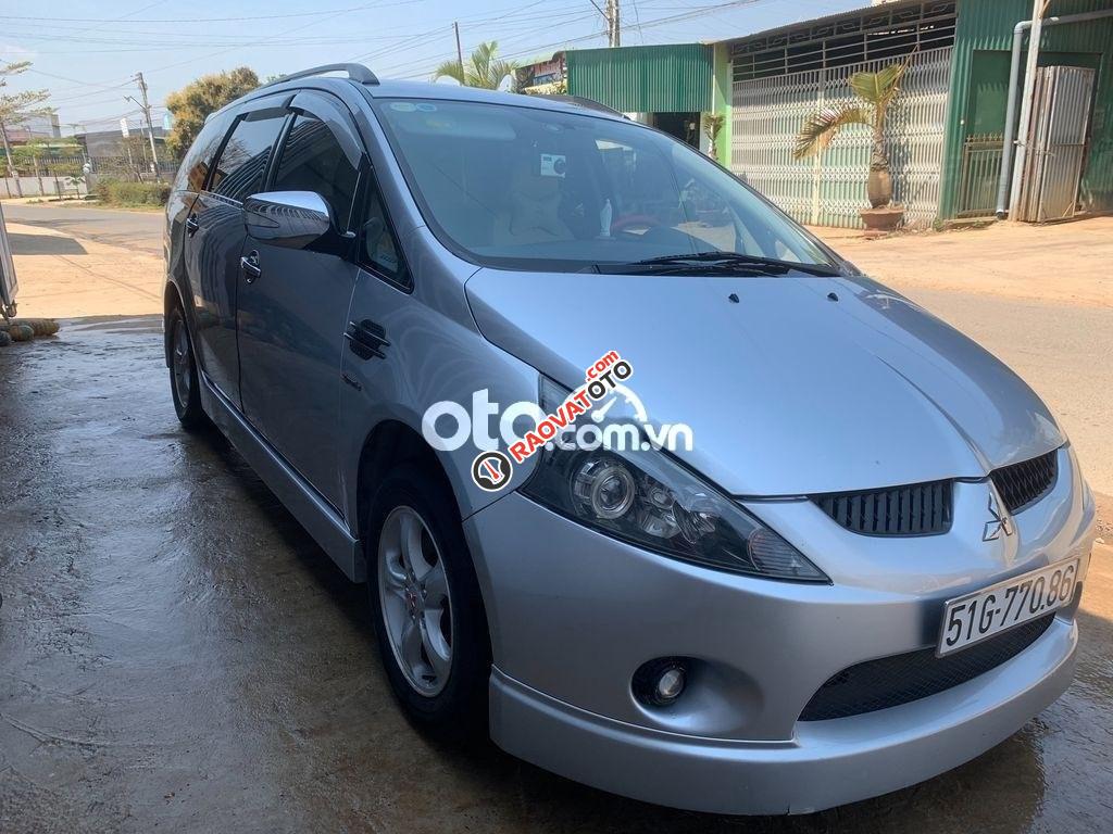 Cần bán lại xe Mitsubishi Grandis 2.4Mivec năm sản xuất 2005, màu bạc-6