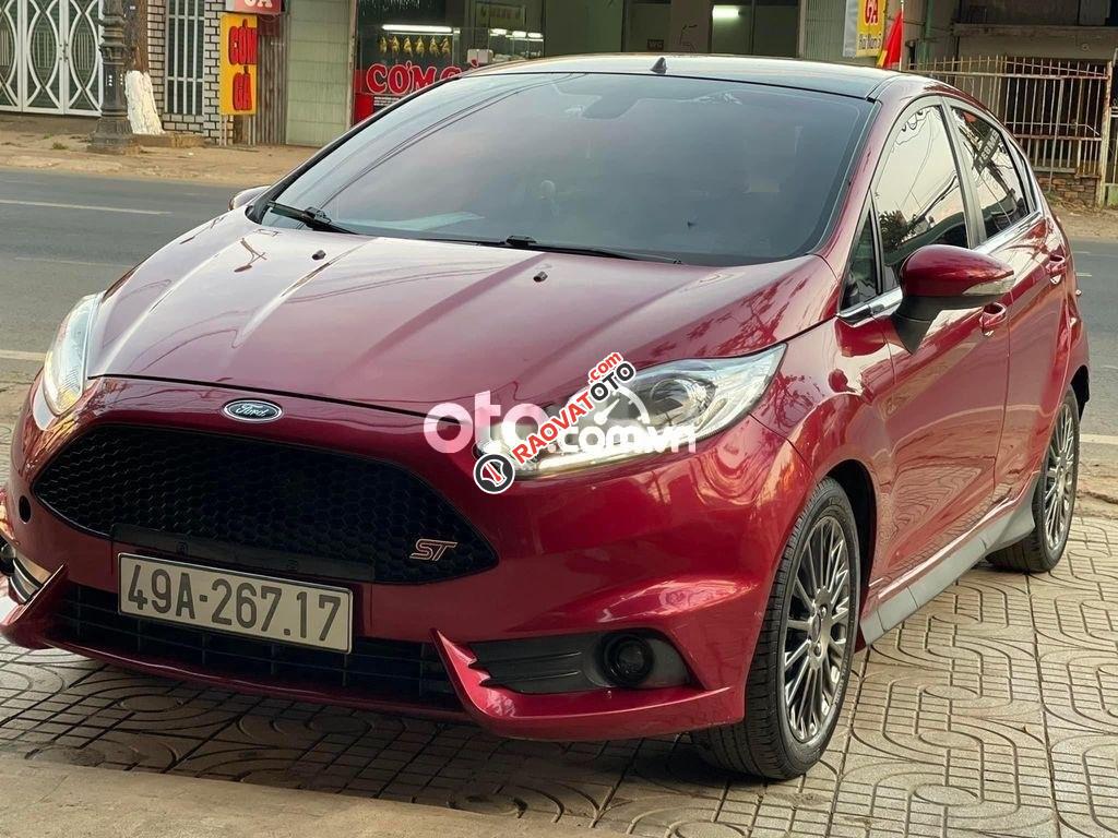 Bán ô tô Ford Fiesta 1.5AT Titanium sản xuất năm 2015, màu đỏ còn mới-0