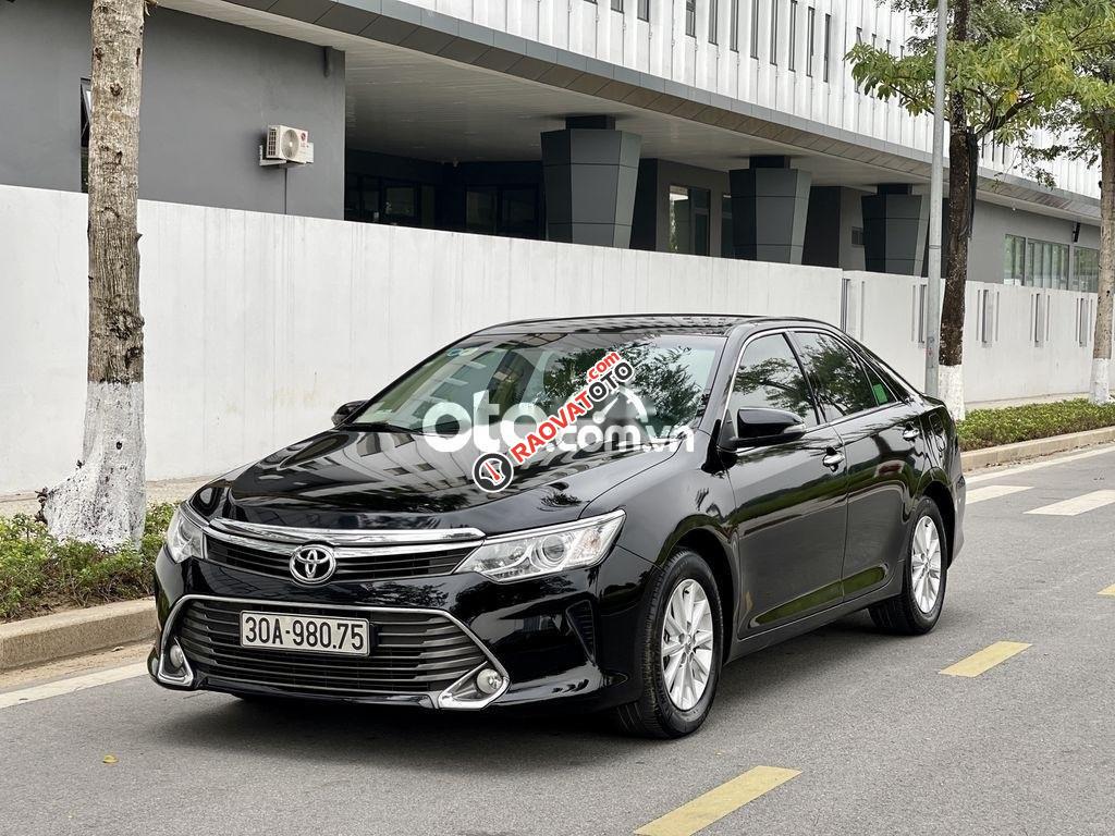 Cần bán lại xe Toyota Camry 2.0E năm sản xuất 2016, màu đen, giá tốt-10