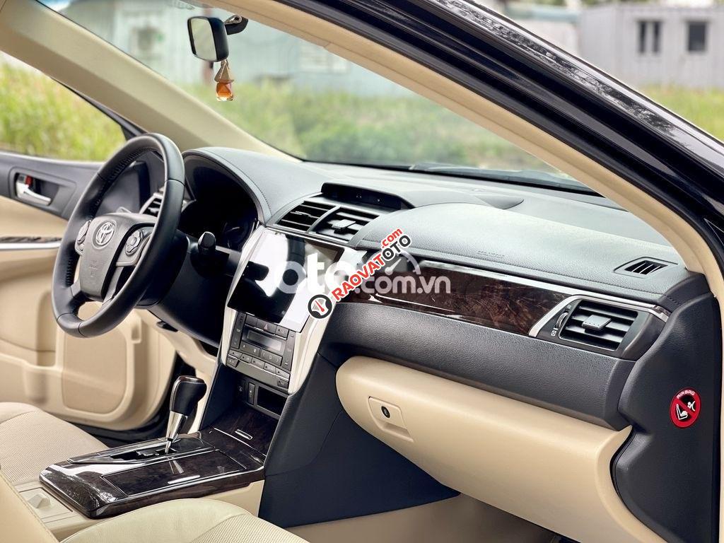 Cần bán lại xe Toyota Camry 2.0E năm sản xuất 2016, màu đen, giá tốt-2