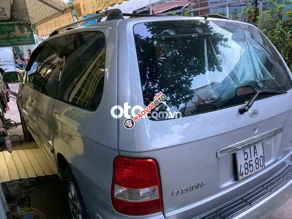 Bán Kia Carnival GS năm 2005, màu bạc, nhập khẩu nguyên chiếc số sàn-2