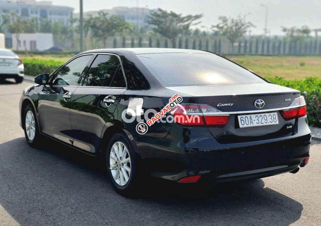 Cần bán xe Toyota Camry 2.0E năm sản xuất 2016, màu đen-7