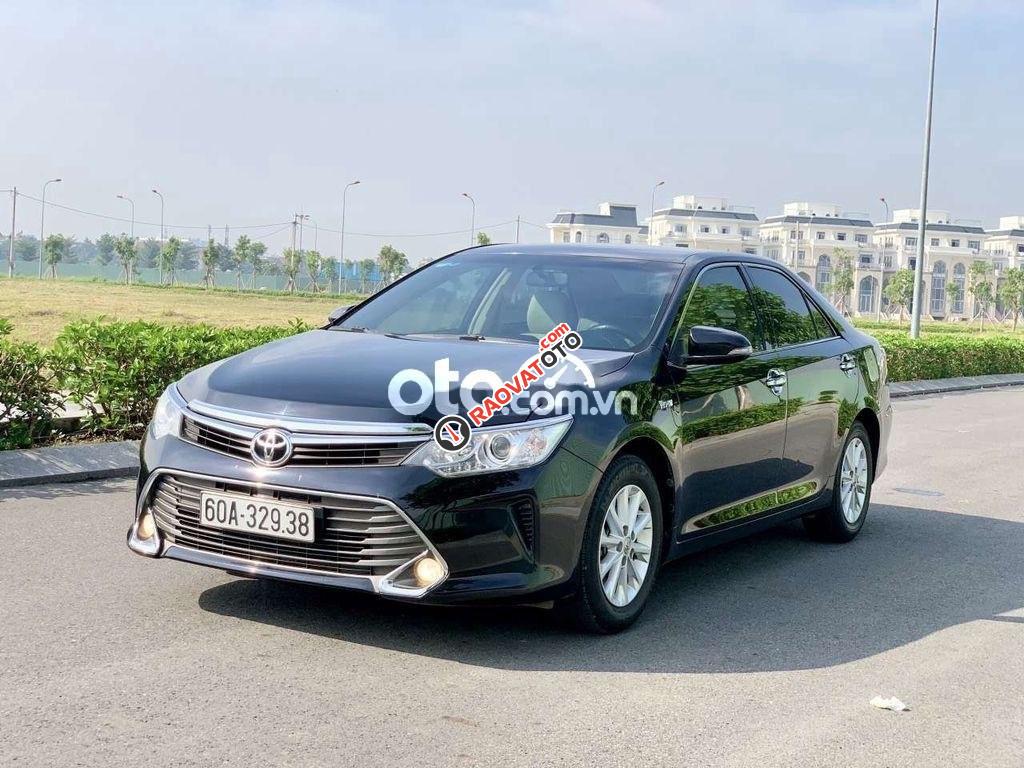 Bán ô tô Toyota Camry 2.0E sản xuất 2016, màu đen-3