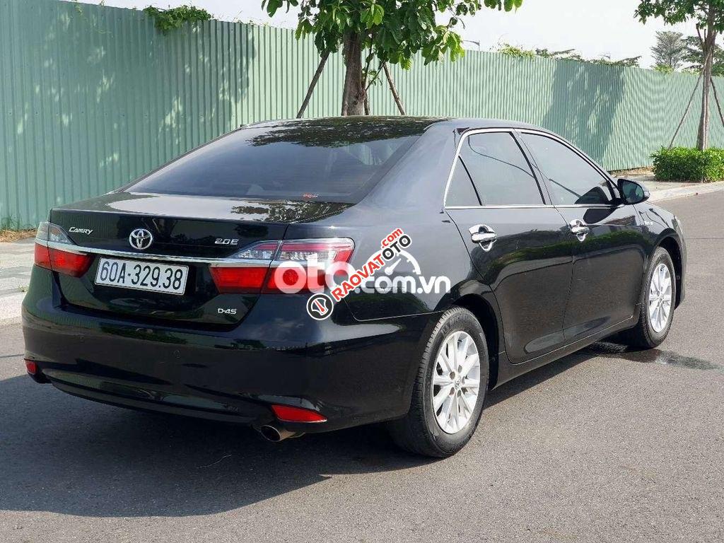 Cần bán xe Toyota Camry 2.0E năm sản xuất 2016, màu đen-8