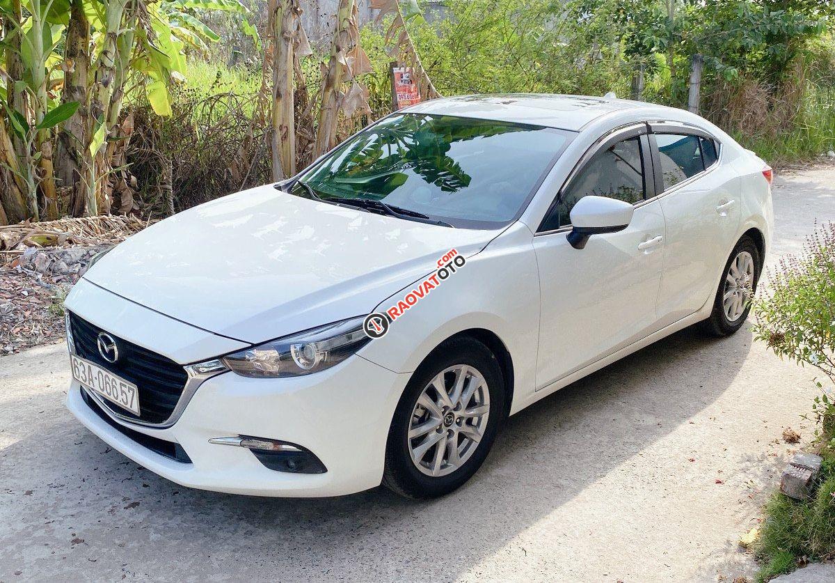 Cần bán xe Mazda 3 1.5 AT sản xuất 2017, màu trắng xe gia đình-1