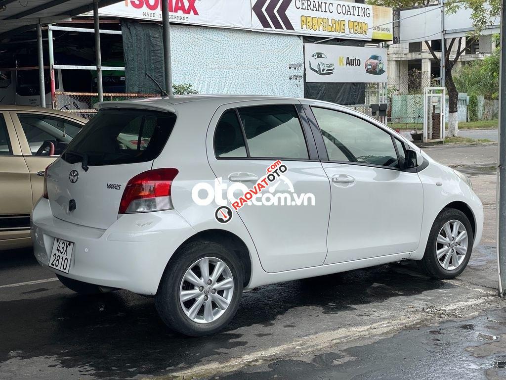 Cần bán gấp Toyota Yaris AT năm sản xuất 2009, màu trắng, nhập khẩu, giá tốt-0