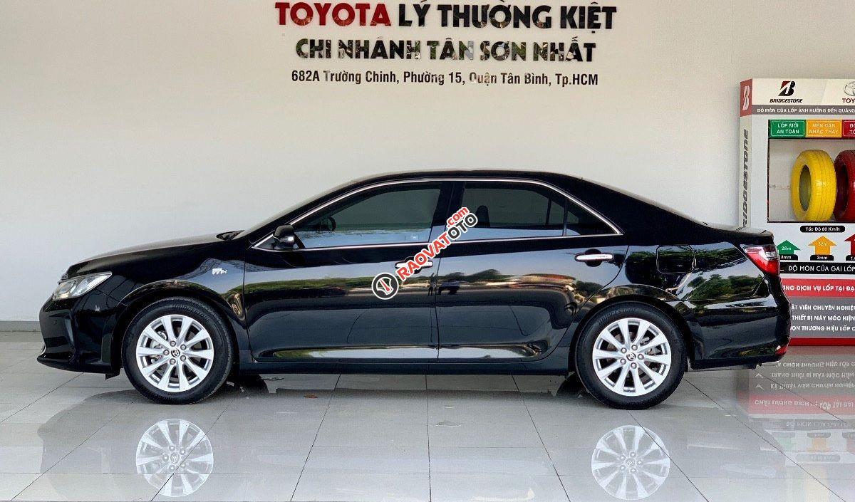 Cần bán gấp Toyota Camry 2.5Q sản xuất 2017, màu đen-1