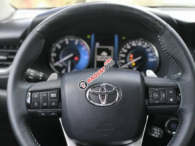 Bán ô tô Toyota Fortuner 2.7V sản xuất năm 2022, màu đen-9