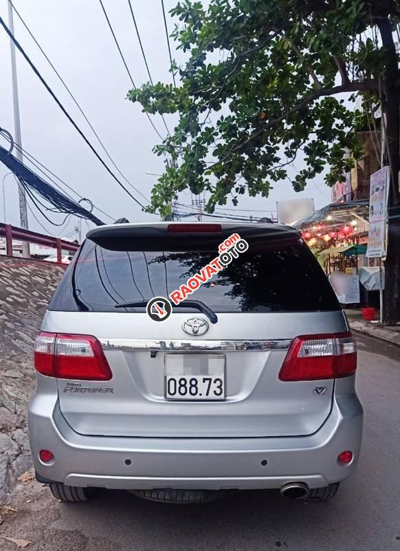 Cần bán lại xe Toyota Fortuner 2.7V 4x4AT sản xuất năm 2010, màu bạc  
-1