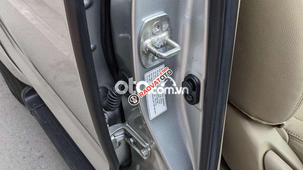 Bán Toyota Fortuner 2.7V 4x4AT năm 2010, màu bạc-9
