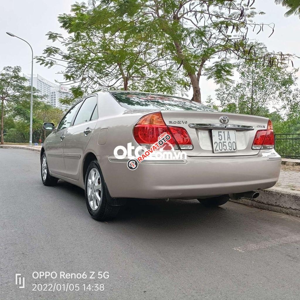 Cần bán gấp Toyota Camry 3.0V năm 2005, màu bạc, giá chỉ 305 triệu-9