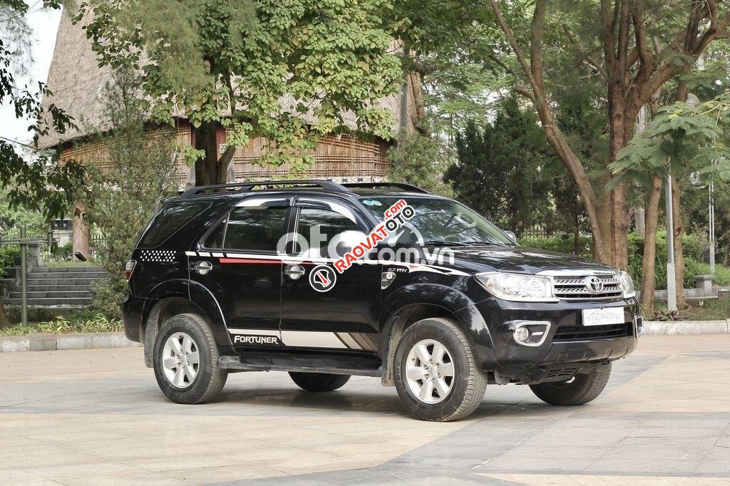 Bán xe Toyota Fortuner 2.7V 4x4AT năm 2010, màu đen-3