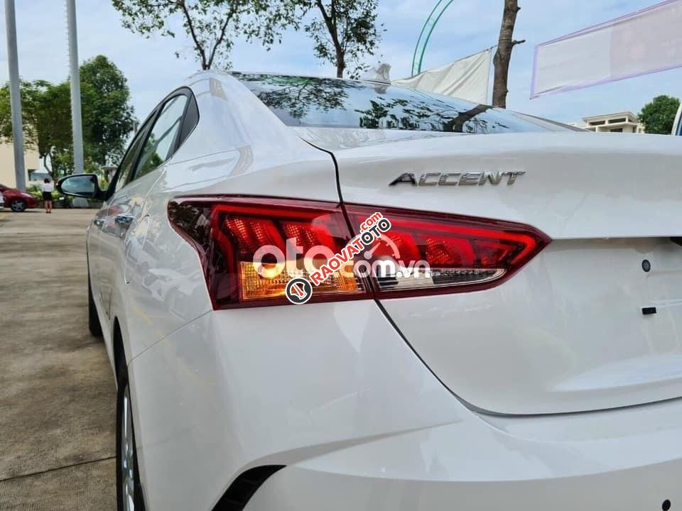 Bán xe Hyundai Accent 1.4 sản xuất 2021, màu trắng-3
