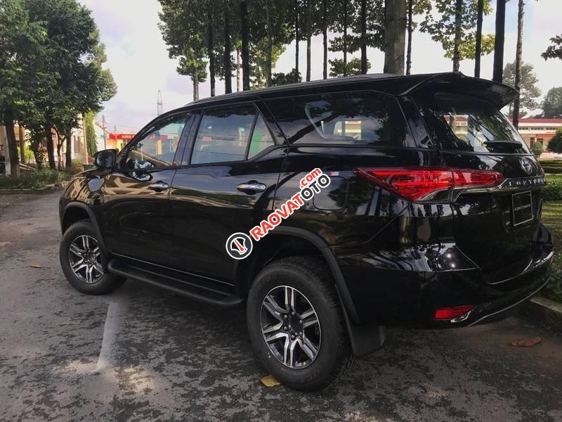 Bán ô tô Toyota Fortuner 2.7V sản xuất năm 2022, màu đen-2