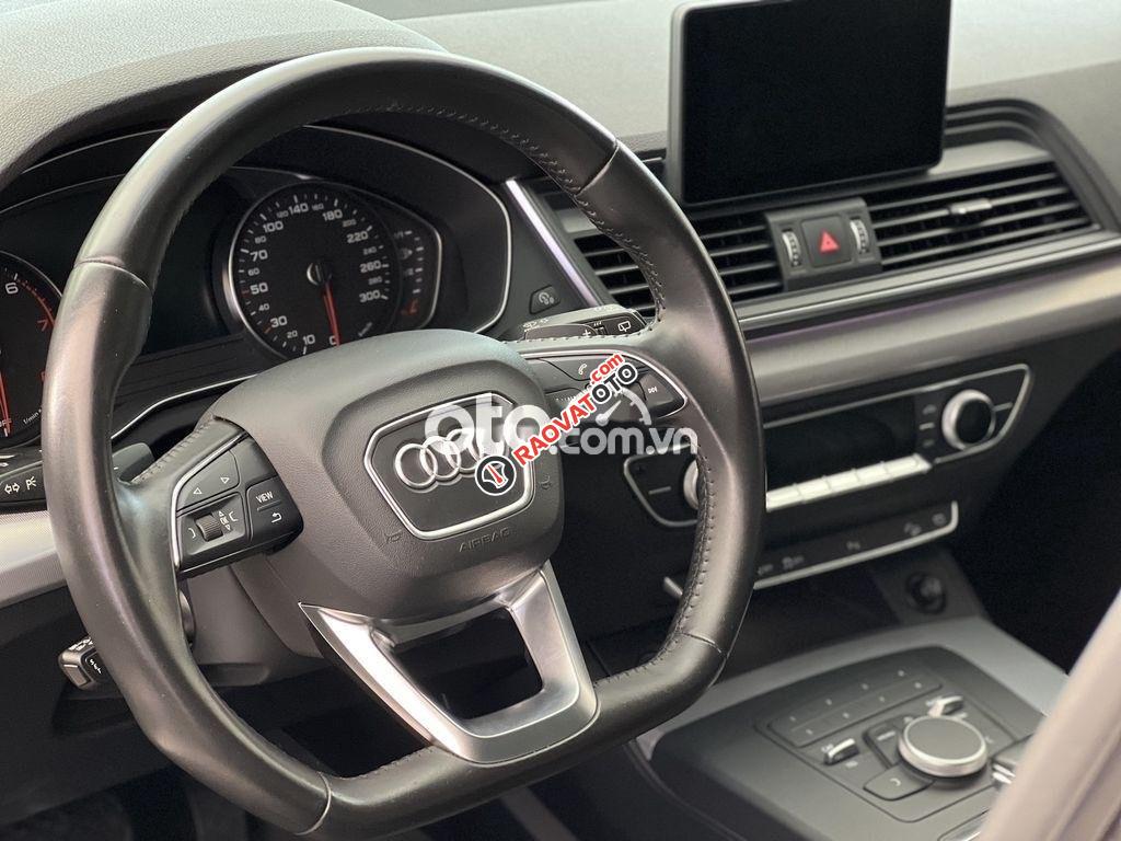 Bán xe Audi Q5 2.0T năm sản xuất 2017, màu trắng còn mới-9