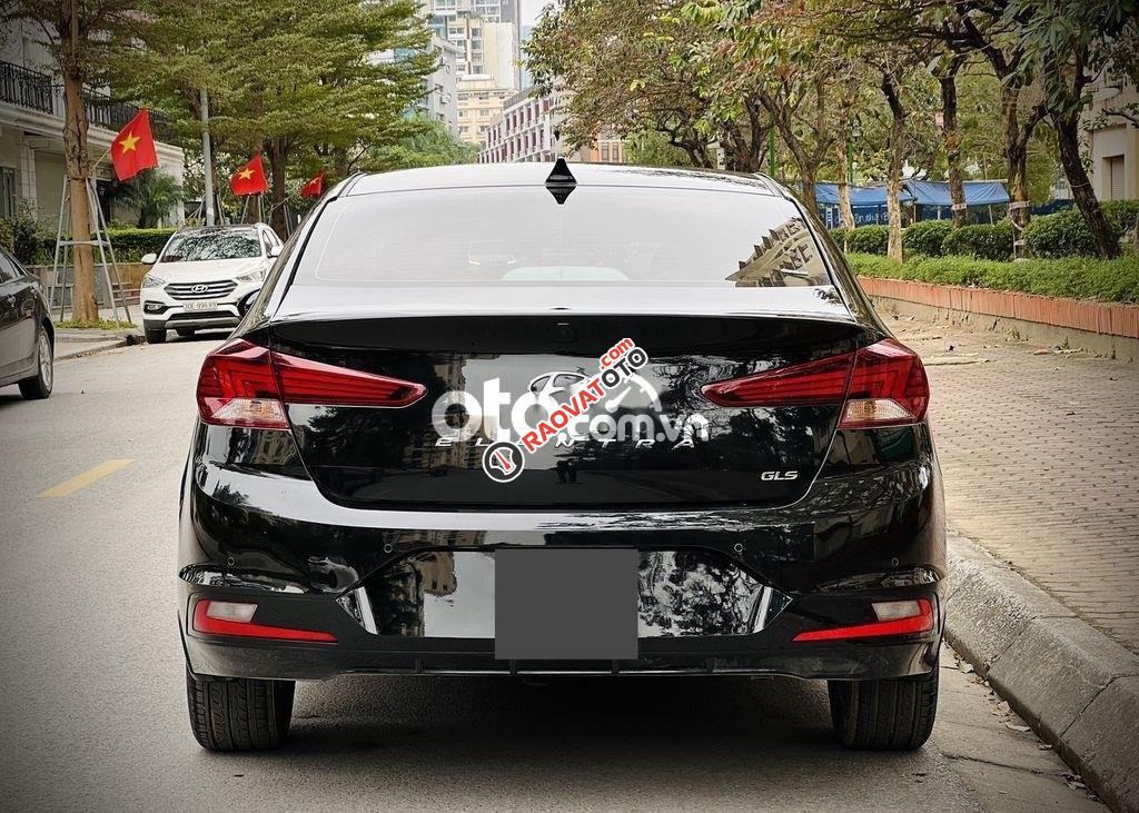 Cần bán xe Hyundai Elantra 1.6AT năm sản xuất 2020, màu đen-1