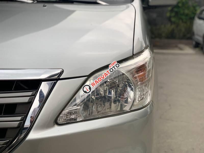 Bán xe Toyota Innova G năm 2015, màu bạc, giá tốt-9