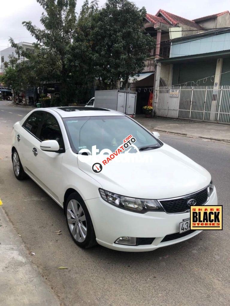 Cần bán gấp Kia Forte 1.6AT sản xuất năm 2011, màu trắng-0