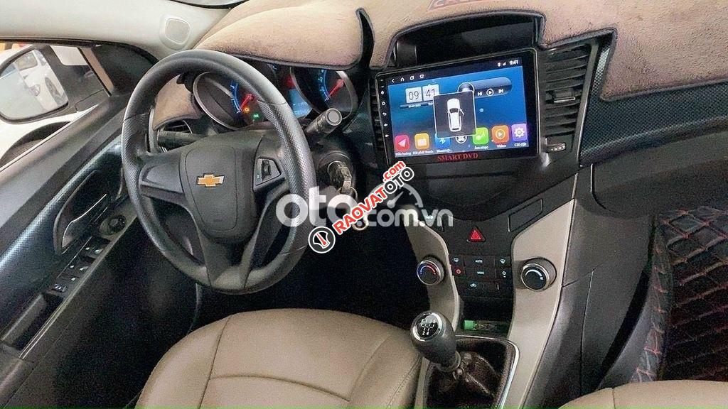 Cần bán lại xe Chevrolet Cruze LT năm 2016, màu trắng số sàn-2