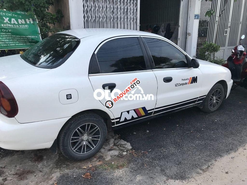 Bán xe Daewoo Lanos MT sản xuất 2002, màu trắng, 66tr-2