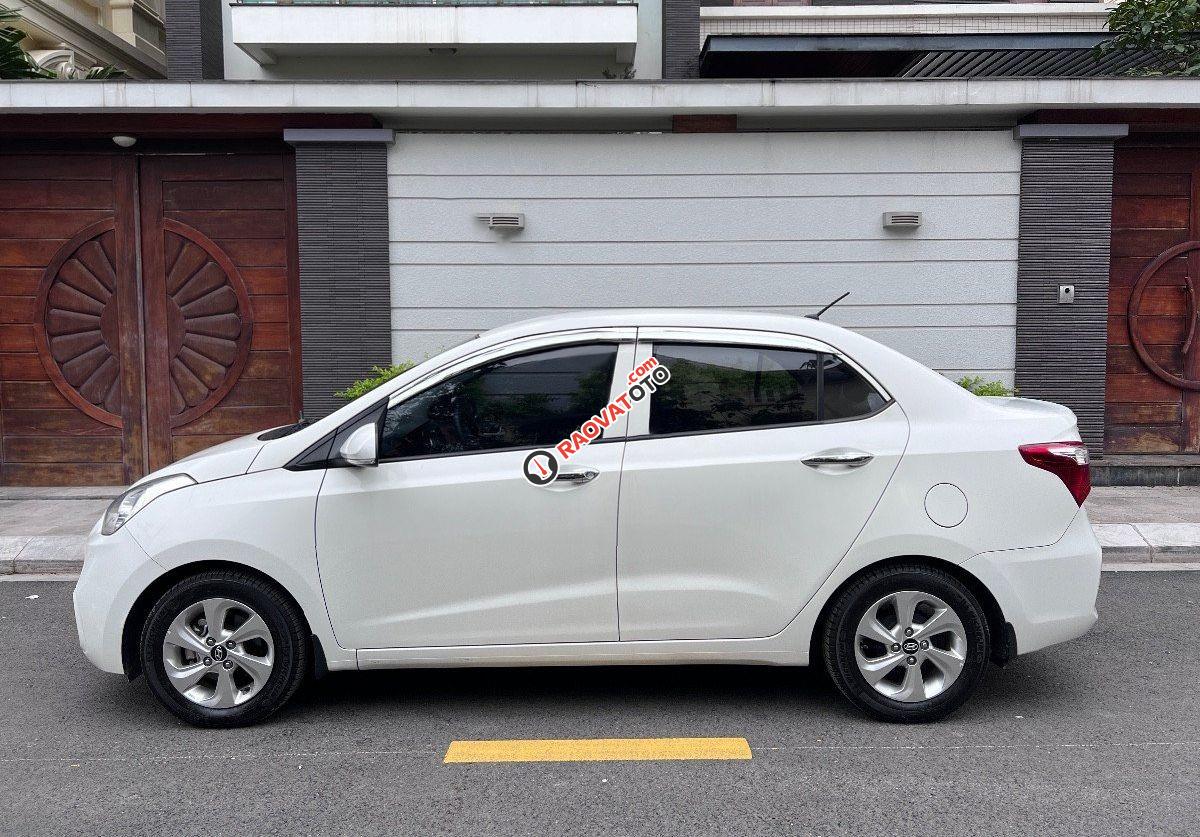 Bán Hyundai Grand i10 1.2 AT năm sản xuất 2017, màu trắng-6