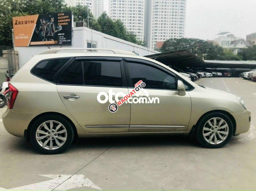 Bán Kia Carens 2.0MT năm 2016, màu vàng còn mới-2