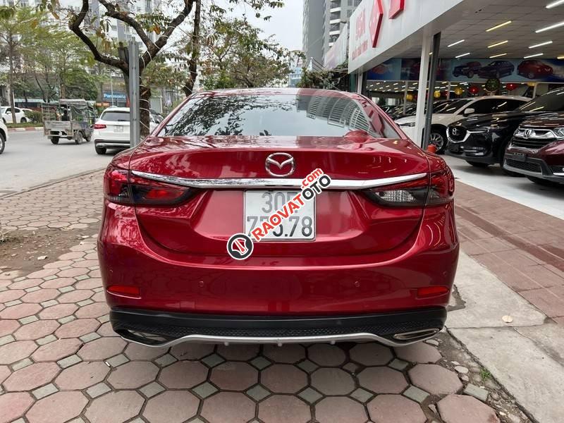 Bán xe Mazda 6 2.5 Premium sản xuất 2017, màu đỏ-4