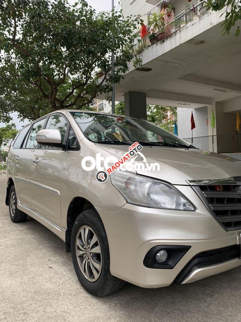 Cần bán xe Toyota Innova 2.0E sản xuất 2015, màu bạc, 345tr-1