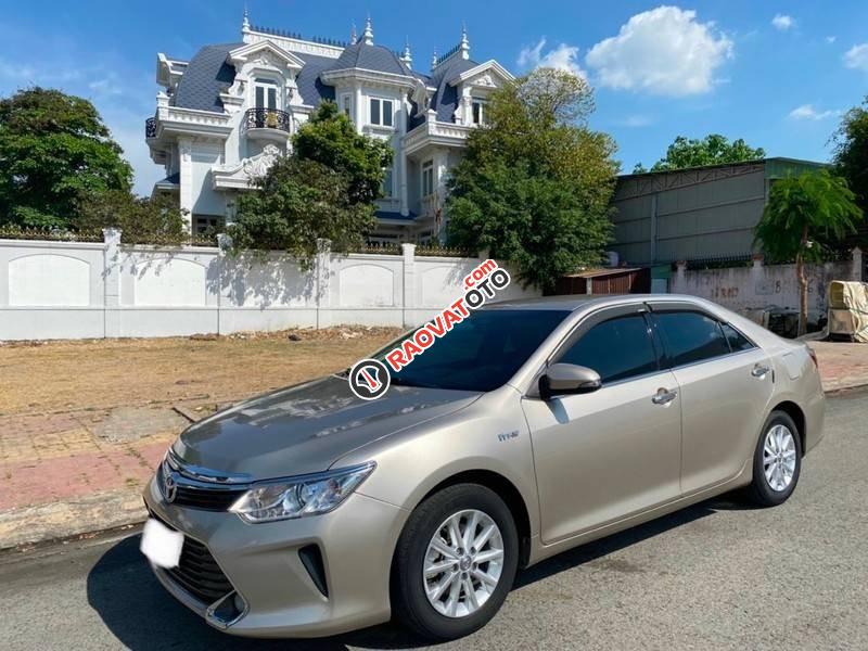 Cần bán gấp Toyota Camry 2.0E năm sản xuất 2016, giá tốt-0