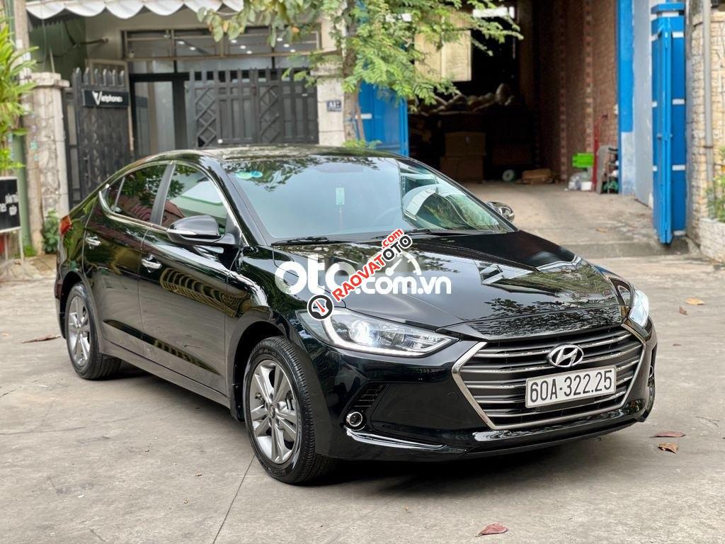 Cần bán Hyundai Elantra 1.6 AT năm sản xuất 2016, màu đen-10