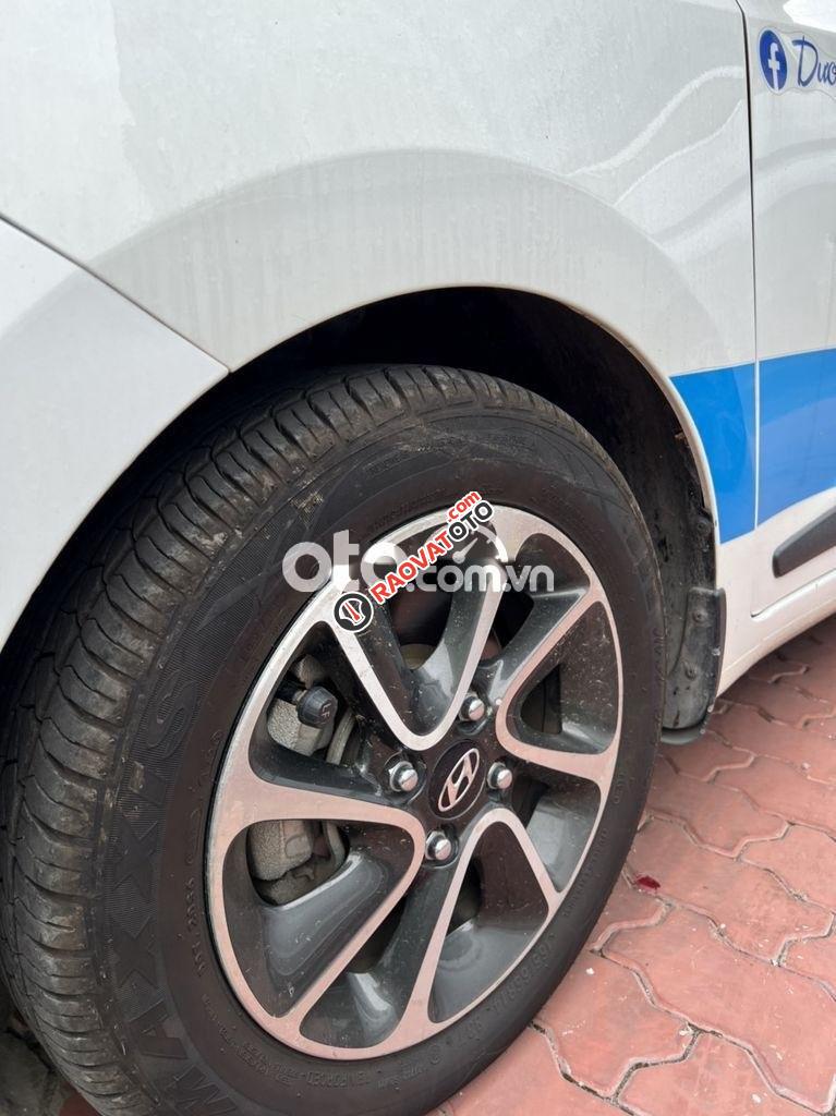 Xe Hyundai Grand i10 1.2AT năm sản xuất 2017, màu trắng, giá 330tr-2