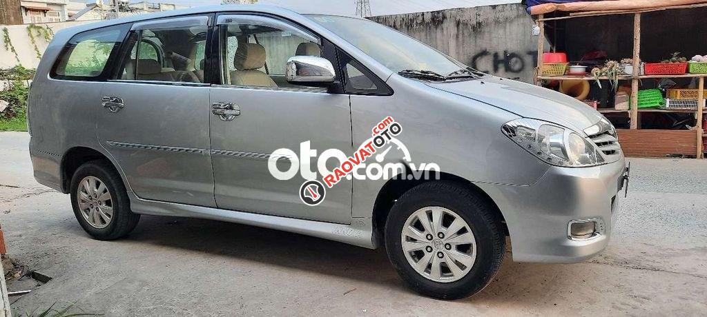 Cần bán Toyota Innova 2.0G sản xuất năm 2011-7