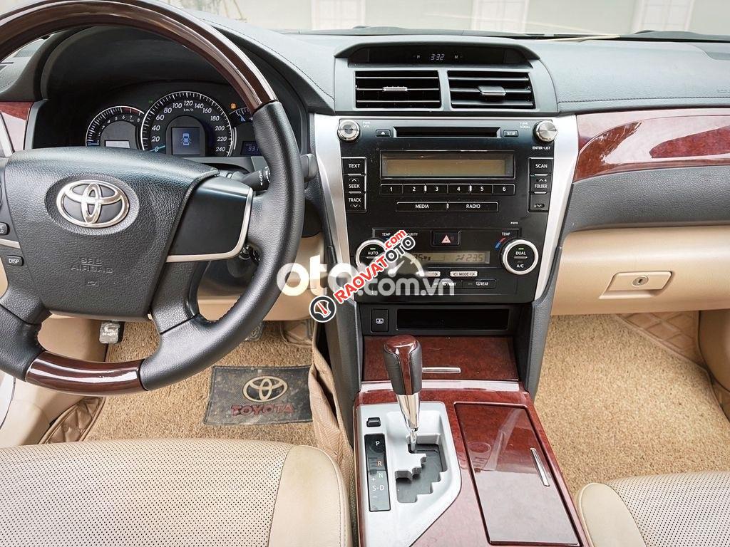 Bán xe Toyota Camry 2.5G năm 2014-4