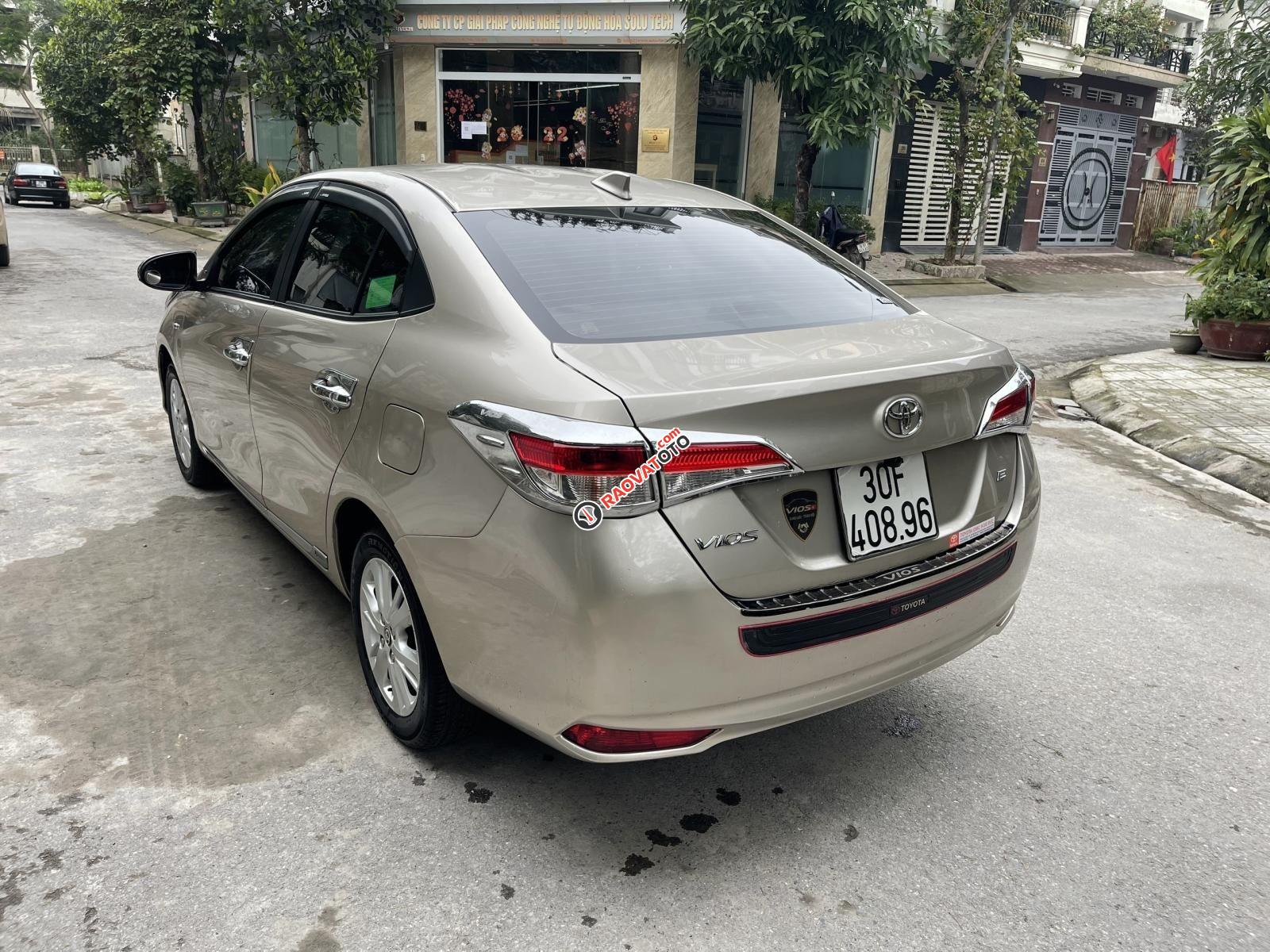 Gia Hưng Auto bán xe Toyota Vios 1.5E màu vàng cát-6