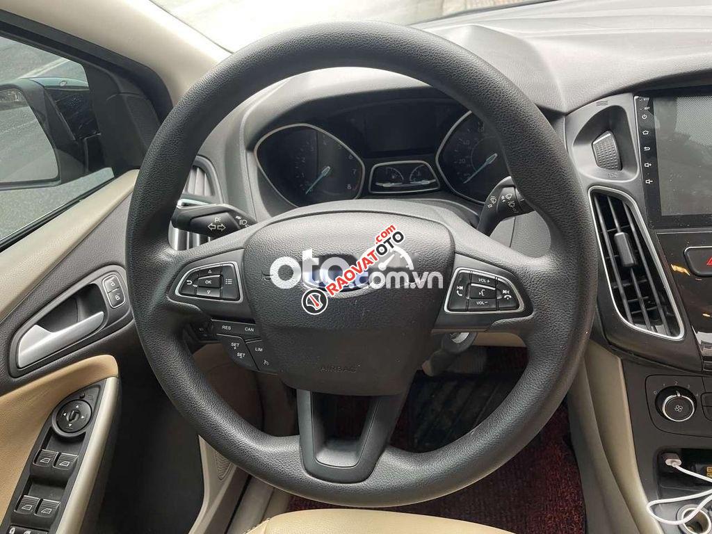 Xe Ford Focus Trend năm sản xuất 2017, màu xám-4