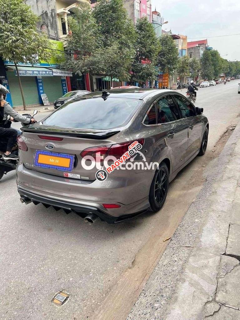 Xe Ford Focus Trend năm sản xuất 2017, màu xám-0