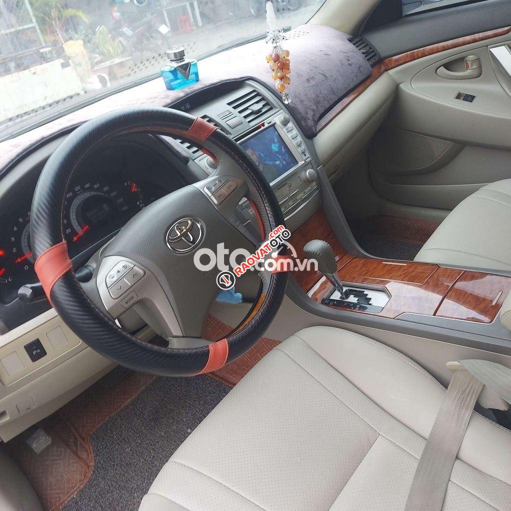 Cần bán gấp Toyota Camry 2.0E sản xuất năm 2008, màu bạc -0