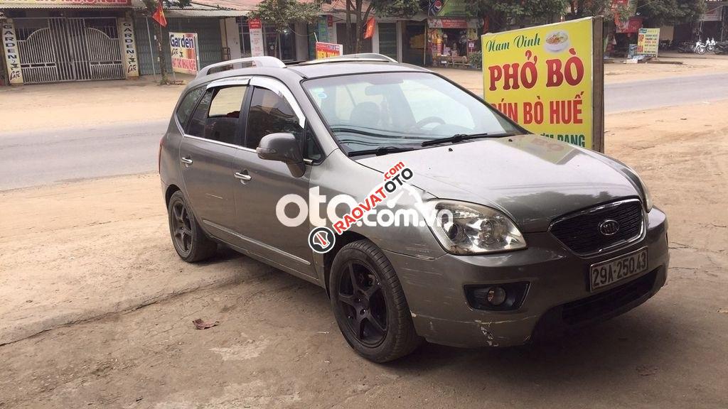 Cần bán gấp Kia Carens 2.0MT sản xuất năm 2011, màu xám còn mới-1