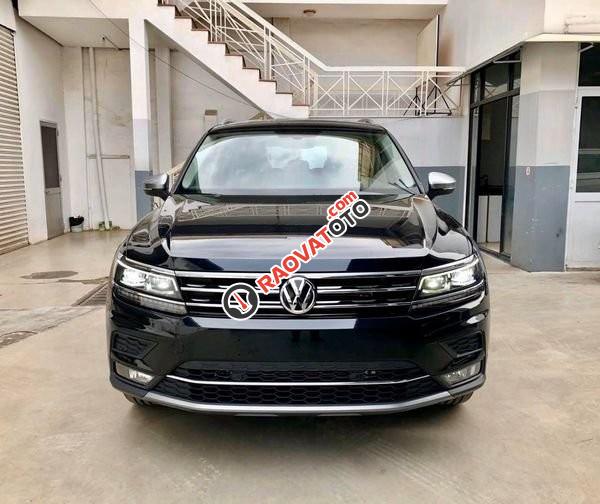 Bán xe Volkswagen Tiguan Elegance sản xuất năm 2022, màu đen-0