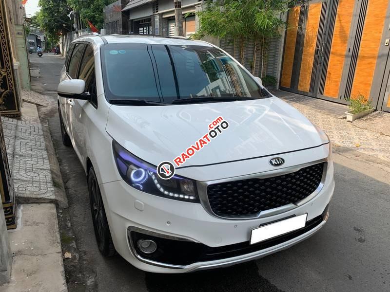 Cần bán lại xe Kia Sedona GATH sản xuất năm 2017, màu trắng giá cạnh tranh-0