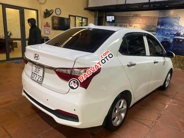 Bán xe Hyundai Grand i10 1.2AT sản xuất 2017, màu trắng-1