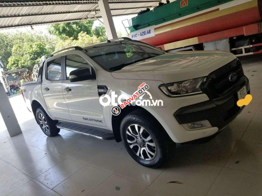 Cần bán xe Ford Ranger Wildtrak 3.2 4x4AT sản xuất 2016, màu trắng  -9