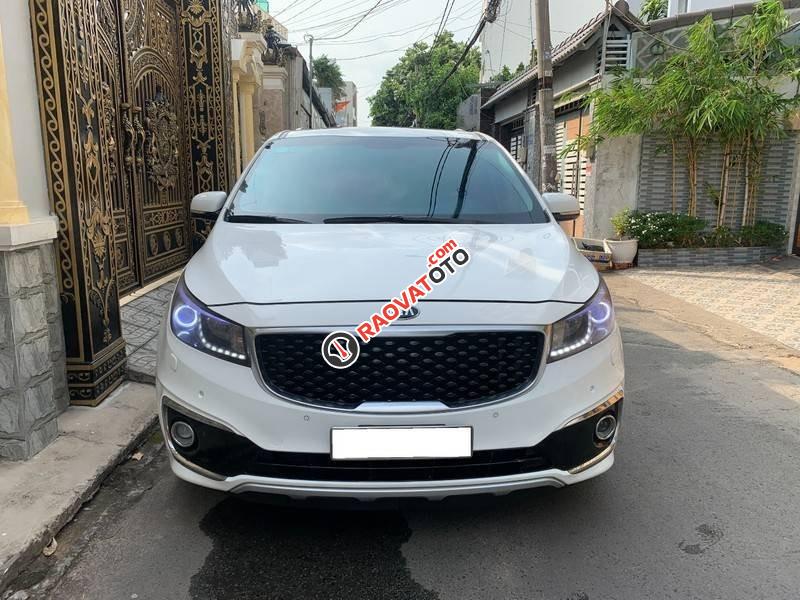 Cần bán lại xe Kia Sedona GATH sản xuất năm 2017, màu trắng giá cạnh tranh-1