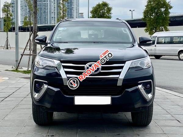 Bán Toyota Fortuner 2.7V năm 2017, màu đen, nhập khẩu còn mới-4